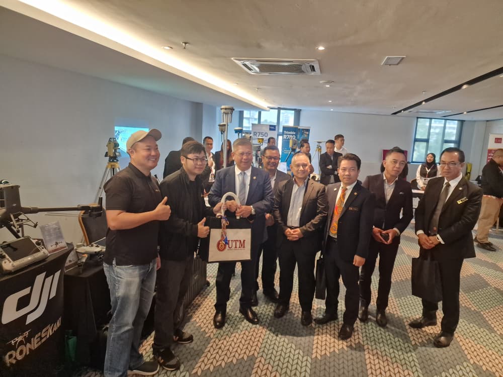 𝐏𝐮𝐛𝐥𝐢𝐜 𝐃𝐢𝐚𝐥𝐨𝐠𝐮𝐞 𝐨𝐧 𝐒𝐆𝐞𝐃𝐍𝐞𝐭 𝐚𝐧𝐝 𝐒𝐚𝐫𝐚𝐰𝐚𝐤 𝐂𝐚𝐝𝐚𝐬𝐭𝐫𝐚𝐥 𝐌𝐨𝐝𝐞𝐫𝐧𝐢𝐳𝐚𝐭𝐢𝐨𝐧