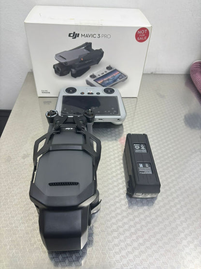 DJI MAVIC 3 PRO (DJI RC)
