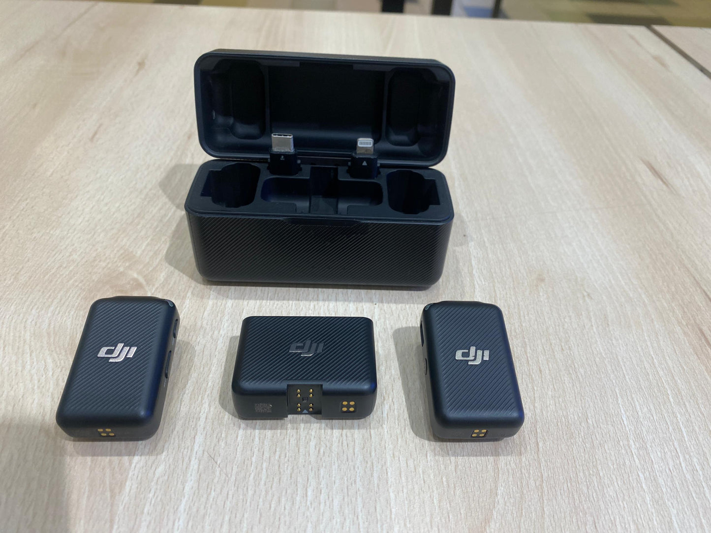DJI MIC COMBO (2TRANSMITTER 1RECEIVER & CHARGING CASE)