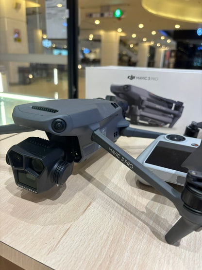 DJI MAVIC 3 PRO (DJI RC)